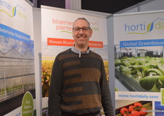 Frans van der Linden of Cactus Nursery van der Linden went to see his son Sven, who works at Nitea, but first came to say hello to his old neighbor.